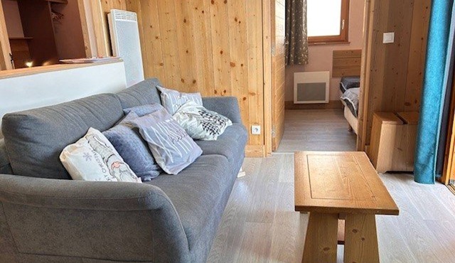 Ski-in/Ski-out 2BR Apt, Indoor Pool, Sauna, Pet-Friendly, WiFi, Sleeps 6
