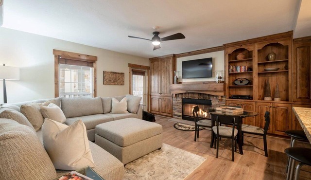 Ski-In Ski-Out 2BR at PCMR Base, Pool, Hot Tub, Fitness Center, Sleeps 8