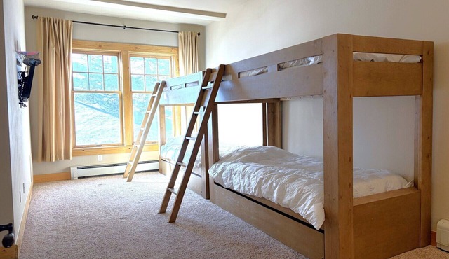 Ski In/Ski Out 3-Bedroom Basecamp in the Heart of Kirkwood - Timber Ridge