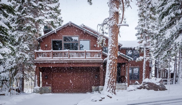 Ski-in/Ski-Out 5 Bedroom Luxury Home