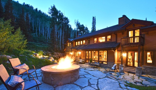 Ski-in/Ski-Out 7 Bedroom Home w/ Movie Theater and Private Hot Tub
