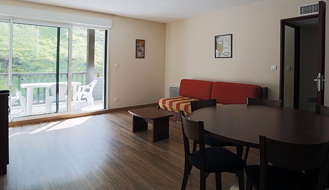 Ski-in/Ski-out Apartment with Balcony, Free Spa Access, and Covered Parking