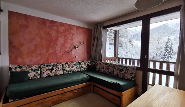 Ski in/ski out apartment, ideal for 4/5 people who like peace and nature