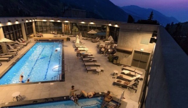 Ski in Ski out at the Cliff Lodge!