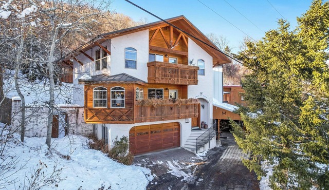 Ski In/Ski Out Authentic German Bavarian Chalet