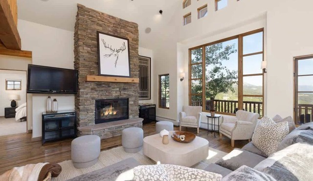 Ski-In/Ski-Out Big Sky Home with Incredible Views