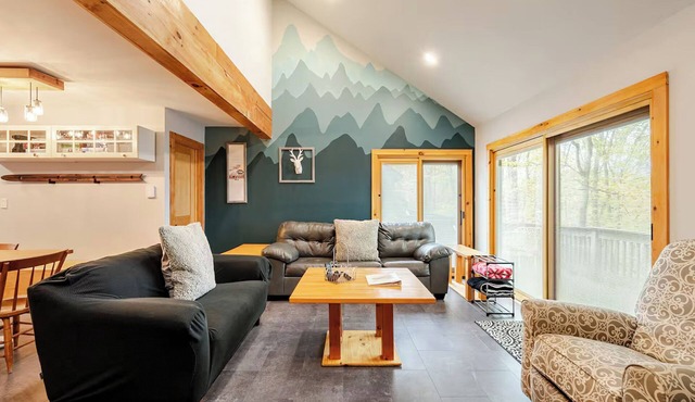 Ski-In/Ski-Out Camelback Mtn Retreat w/Hot Tub