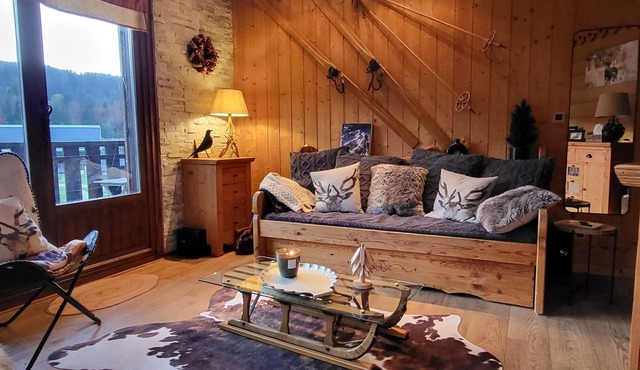 Ski in ski out, comfort & stunning views in this charming chalet-style duplex