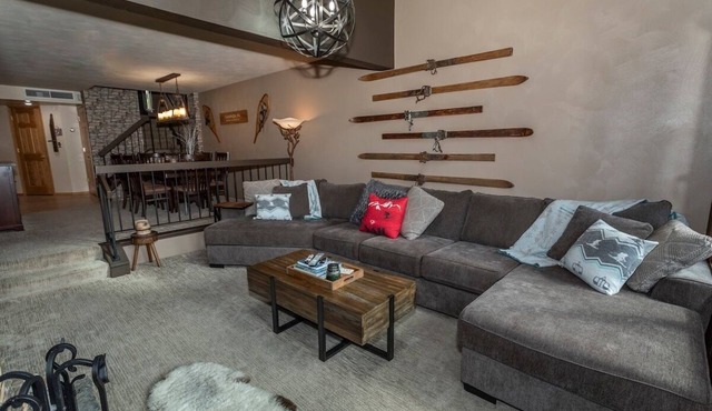 Ski In/Ski Out Condo in Sunridge with Private Hot Tub