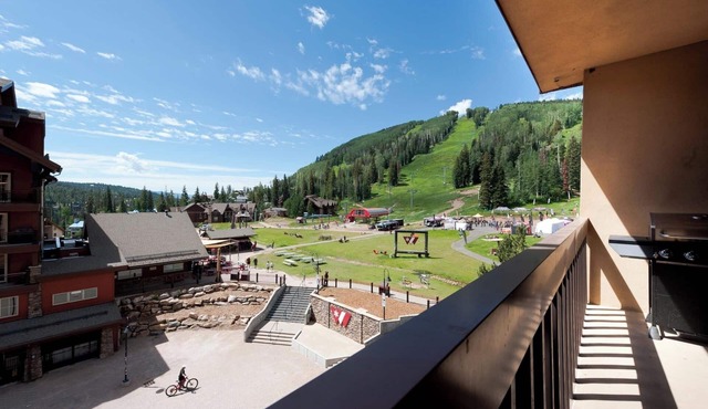 Ski in/Ski Out Condo in Main Plaza - Corner Unit - Views of the Slopes