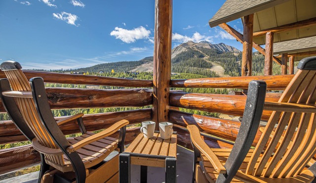 Ski In/Ski Out Condo, Private Hot Tub, Moonlight Basin