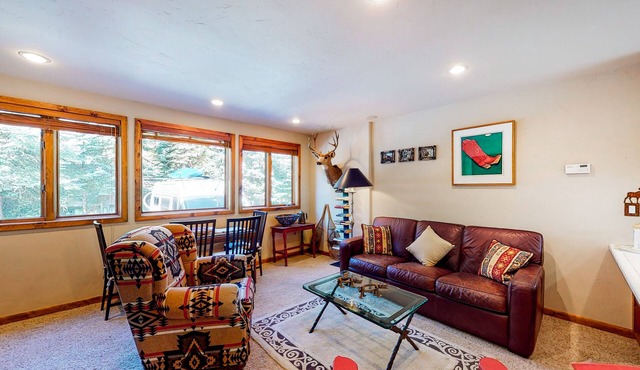 Ski-in/ski-out condo with pool, mountain view, balcony, & easy trail access