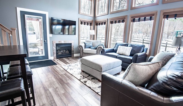 Ski-in/ski-out Disciples Village Condo | Gas Fireplace | 5 BR | Sleeps 18!