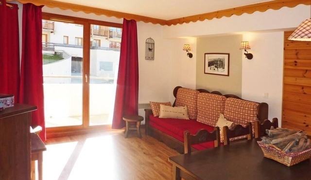 Ski-in/ski-out & foot of the slopes, 1st floor, fitness, swimming pool, sauna, balcony, tv