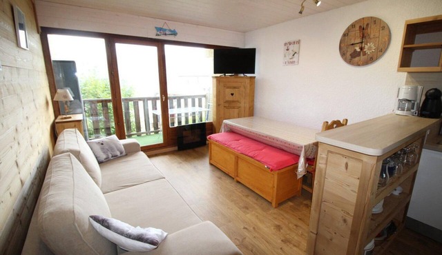 Ski-in/ski-out & foot of the slopes, 2nd floor, view mountain, balcony, tv, ski locker, 55m²