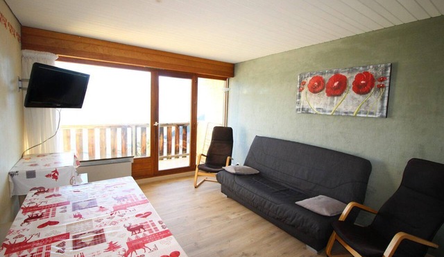 Ski-in/ski-out & foot of the slopes, 3rd floor, view mountain, balcony, tv, ski locker, 55m²