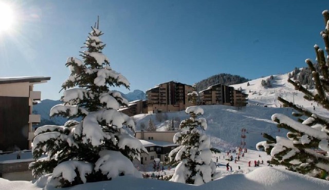 Ski-in/ski-out & foot of the slopes, 4th floor, view mountain, balcony, tv, ski locker, 80m²