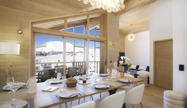 Ski-in/ski-out & foot of the slopes, 3rd floor, swimming pool, balcony, tv, ski locker, 93m²