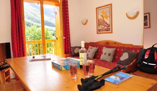 Ski-in/ski-out & foot of the slopes, terrace, balcony, parking, tv, ski locker, 35m²
