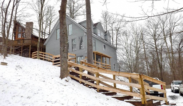 Ski-In/Ski-Out Ghent Cabin w/Mountain Views!