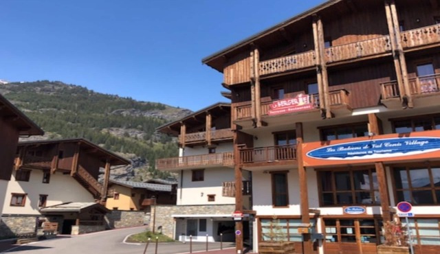 ski-in ski-out in 4 star residence with pool, sauna, hammam and fitness access