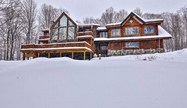Ski-In/Ski-Out Log Cabin on Great Eastern Trail | Hot Tub, Sauna, Game Room
