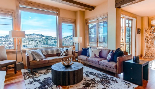 Ski-in/Ski-out Luxurious Condo located in the serene Empire Pass-Silver Strike 4 Bed-Click to Save