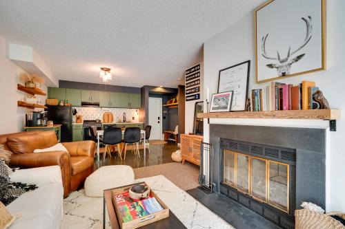Ski-In/Ski-Out Magic Mountain Condo w/Deck!