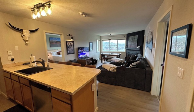 Ski In Ski Out Newley Updated2 Bed 2Bath&LoveSac Sleeper!Walk To Lift!🔥reviews!
