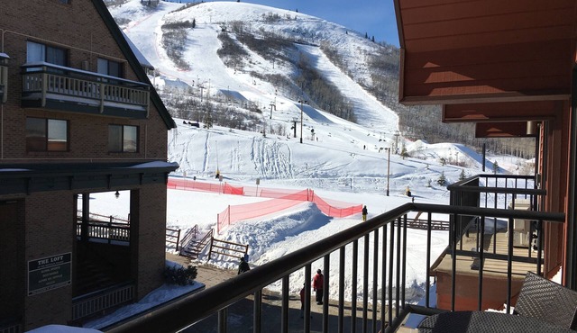 Ski-In/Ski-Out PARK CITY VACATION CONDO with MOUNTAIN VIEW!