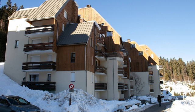 Ski in, ski out studio for 4 in the 7 Laux ski resort