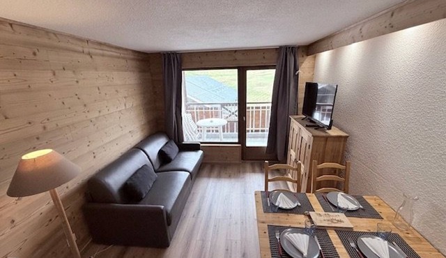 Ski-In/Ski-Out Studio with Mountain Area and Balcony Facing the Slopes in Montgenèvre