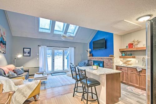 Ski-In/Ski-Out Tenney Mountain Condo w/Fireplace!