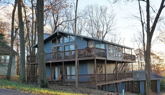 Ski in Ski out to a beginner slope.