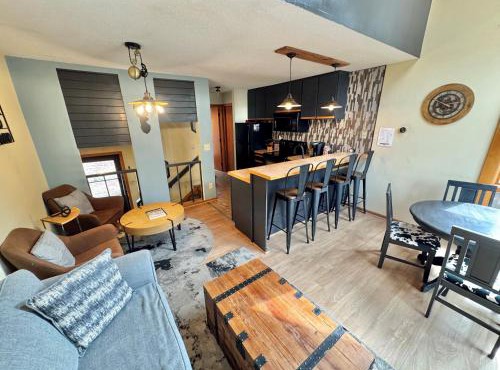 Ski-in Ski-out Townhome at Lutsen Mountain, Pool, Hot Tub, Fitness, Sauna and more!