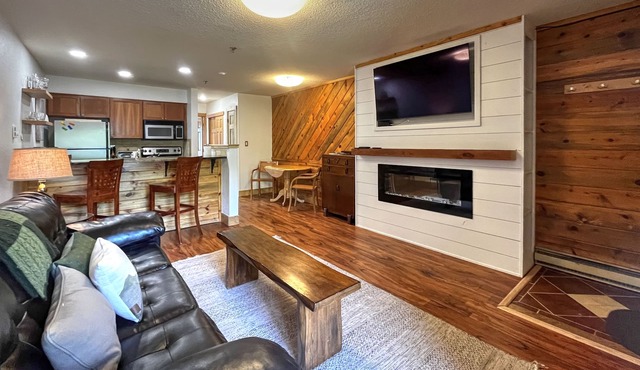 Ski-in/Ski-out, 1 bedroom at the heart of the Resort Base Area!
