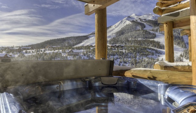 Ski-in/ski-out w/private hot tub & views in Moonlight Basin - Saddle Ridge - Pony Express Chalet