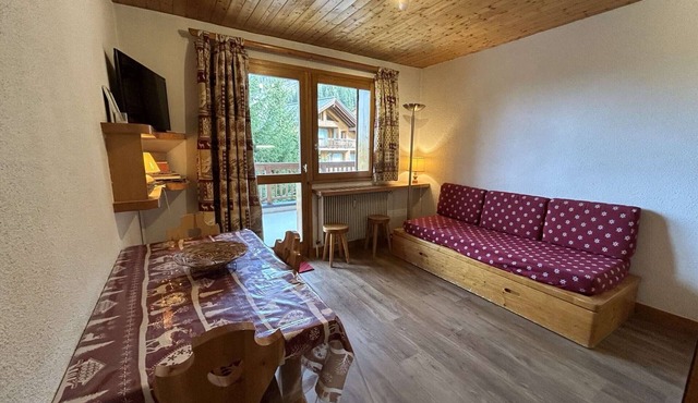 Ski-In Studio for 2-4 People with Pool Access, 20m from Slopes, Méribel