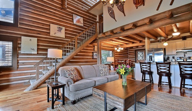 Ski In & Walk to Skiing, Restaurant & PC Base! Sleeps 9! Hot Tub! Up to 25% Off!