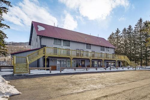 Ski-InandSki-Out Studio at Greek Peak, Pets Welcome!