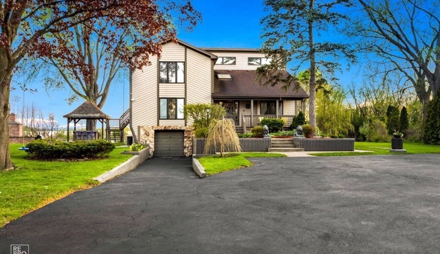 Ski & Lake Escape W/Hot Tub, Tiki Bar & Game Room