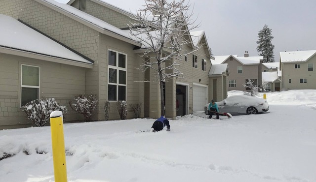Ski Lease 3-bedroom townhome in Truckee