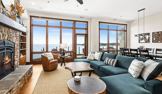 Ski Lodge Executive Suite w/pool & hot tub