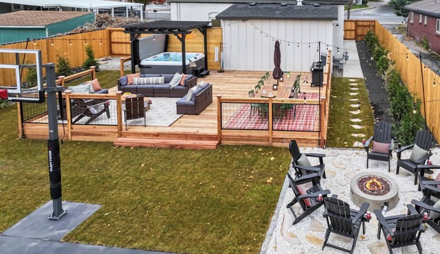 Ski Lodge, Ski Drop, Pickleball, HotTub, Sleeps 12