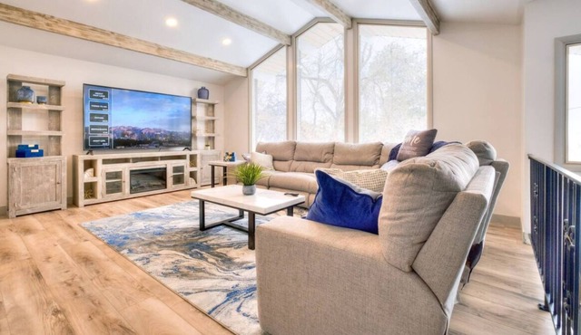 Ski Lover's Paradise: 7BR Villa Near Top Resorts