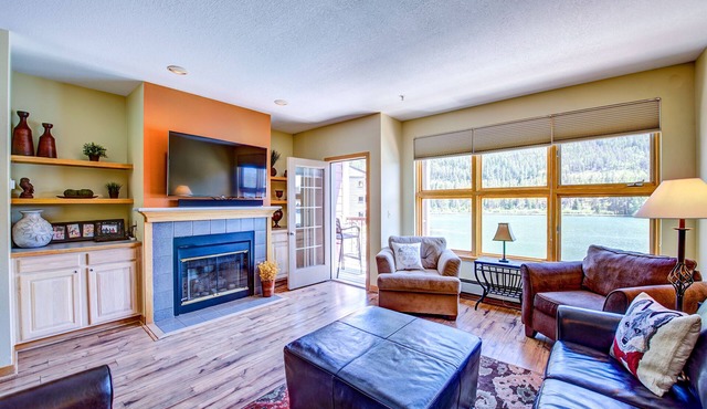 Ski mountain & Lake Views -Resort Shuttle, Keystone Convention Center - 2 BR