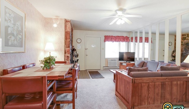 Ski/MTB/Golf Condo (#116) - Slope side | Mountain & golf course views | Walk-in access!