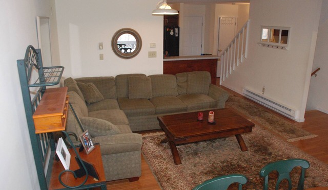 Ski On/Ski Off Camelback Mountain 4 Bedroom Fully Updated Townhouse