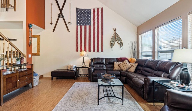 Ski Retreat near base of Cottonwoods with Hot Tub, BBQ, Games and Park