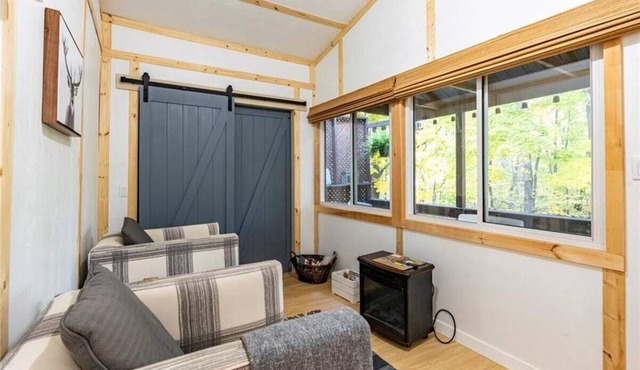 Ski season rental. Cabin located 10 min drive from Beaver Valley Ski club
